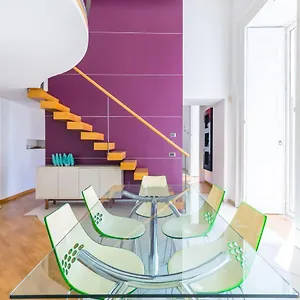 Design & Duplex At National Museum Neapol
